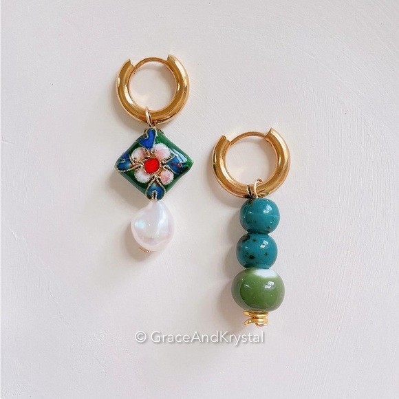 Retro Flower Cloisonne mismatched hoops - Picture 6 of 8